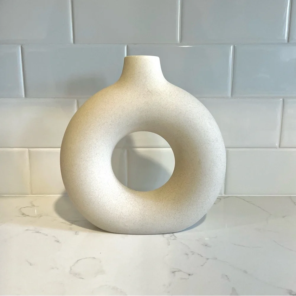 H&M Home Small 100% Ceramic Donut Vase Round Decorative Cream Light Beige